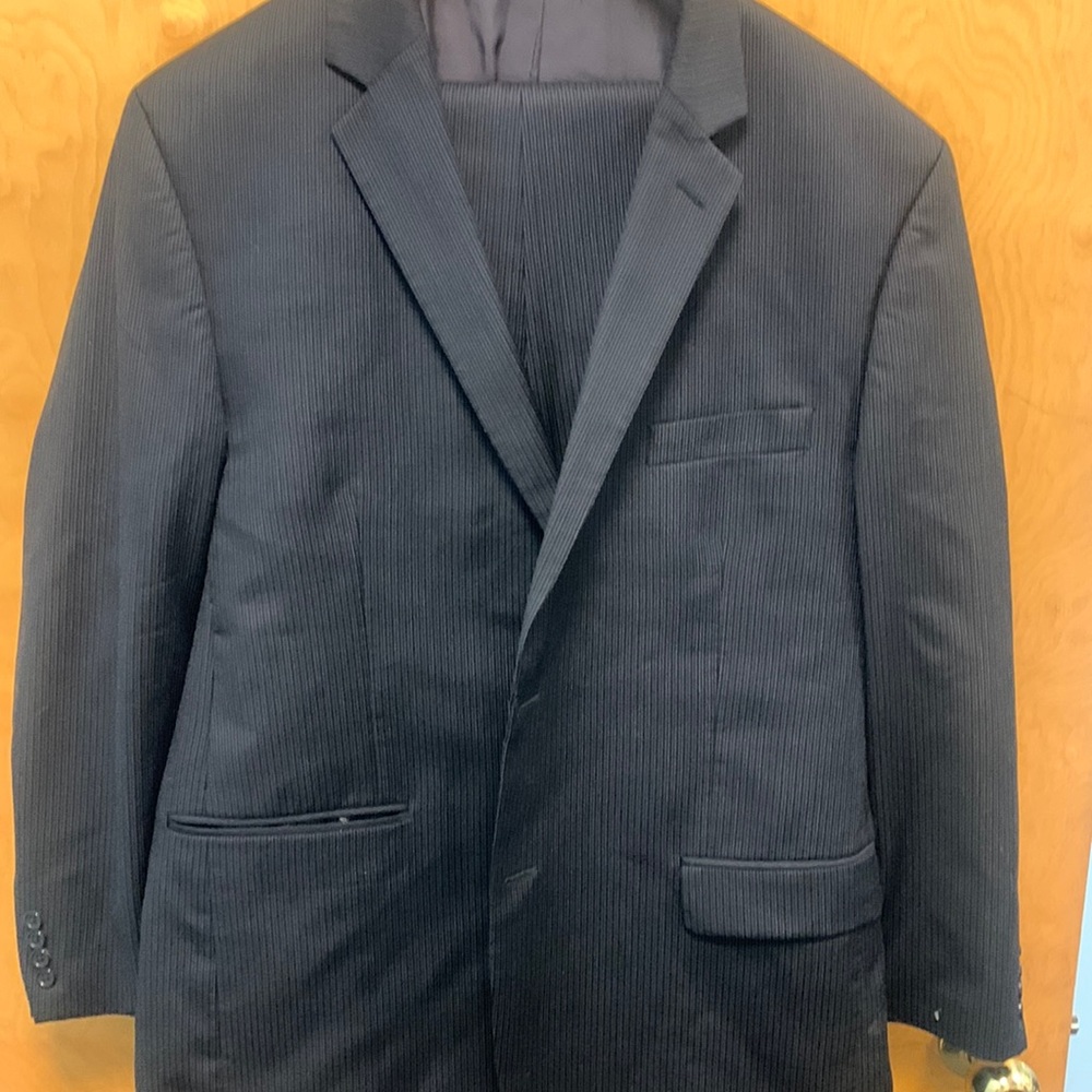 Mens suit jacket 46 regular !  Pants cup bottom 42 waist 34 length